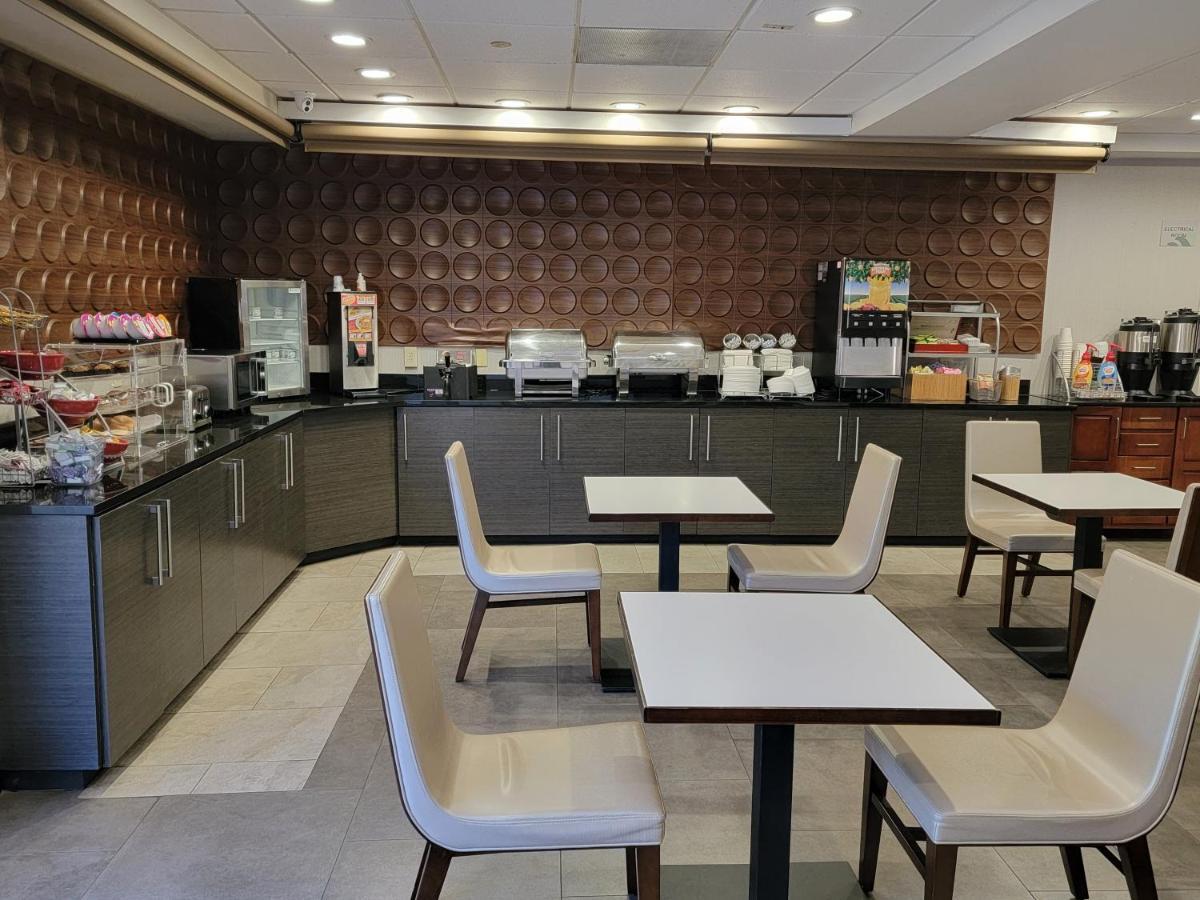Wingate By Wyndham Airport